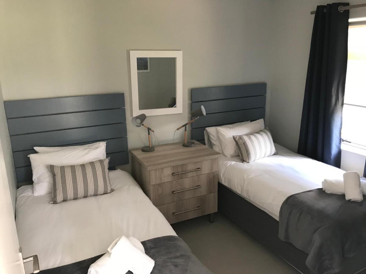Kleinmond Lodge Экстерьер фото